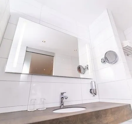 De Twee Linden Hotell Beneden-Leeuwen