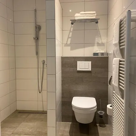 Hotell De Twee Linden Beneden-Leeuwen
