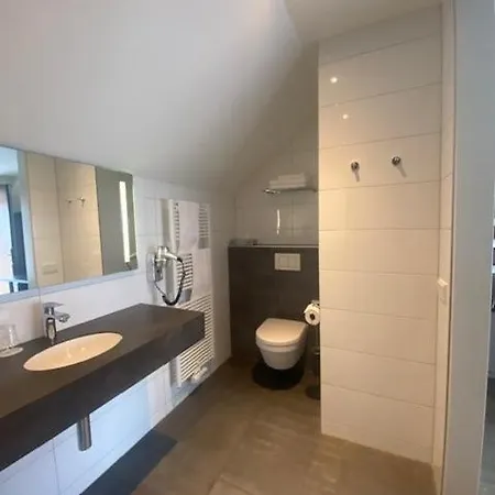 De Twee Linden 4* Beneden-Leeuwen