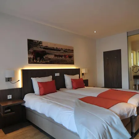 Hotell De Twee Linden 4*