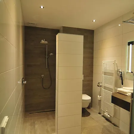 De Twee Linden Hotell Beneden-Leeuwen