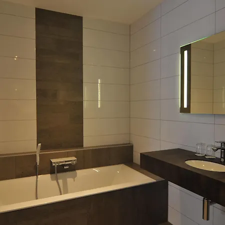 De Twee Linden Beneden-Leeuwen