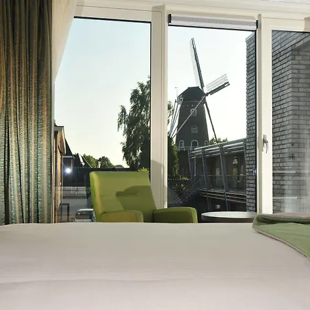 Hotell De Twee Linden 4*