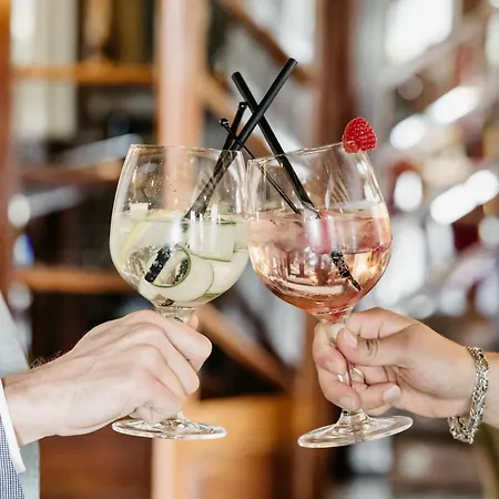 De Twee Linden Hotel