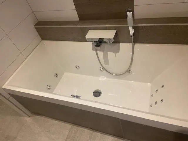 De Twee Linden 4* Beneden-Leeuwen