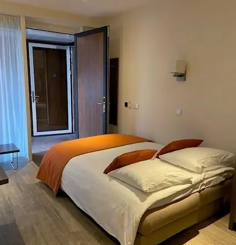 De Twee Linden Hotel 4*