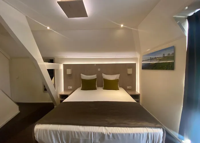 Hotel De Twee Linden 4*