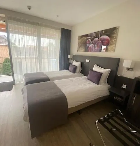 De Twee Linden Beneden-Leeuwen