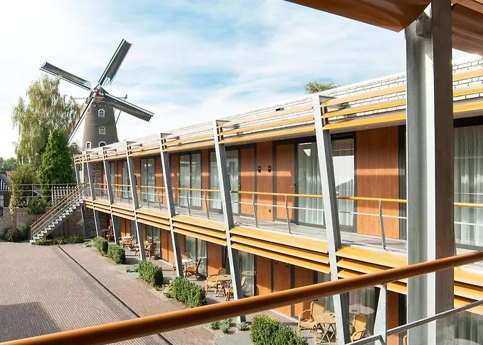 De Twee Linden Beneden-Leeuwen