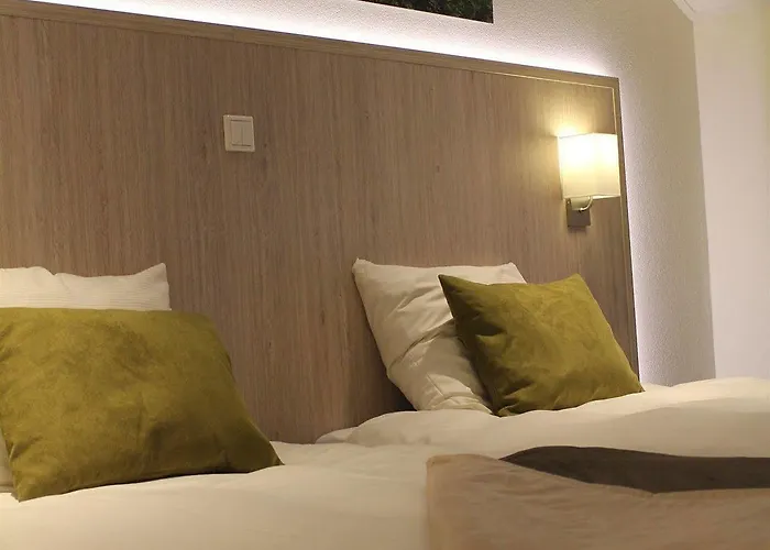 De Twee Linden Beneden-Leeuwen