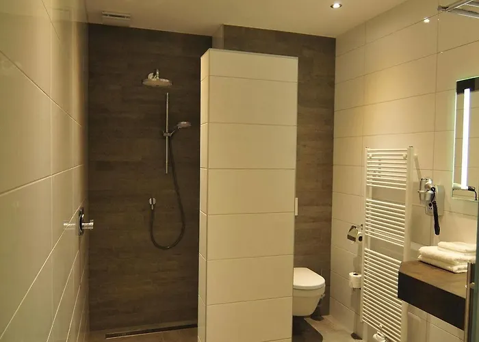 De Twee Linden Hotel Beneden-Leeuwen