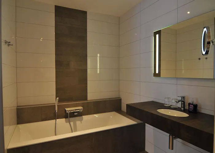 De Twee Linden Beneden-Leeuwen