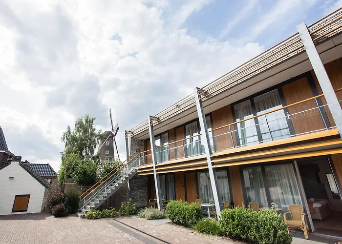 De Twee Linden Hotel 4*